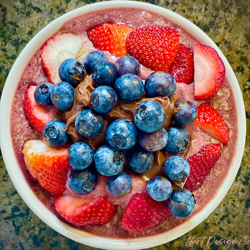 The Perfectly Easy and Healthy Summer Lunch: Homemade Acai Bowls